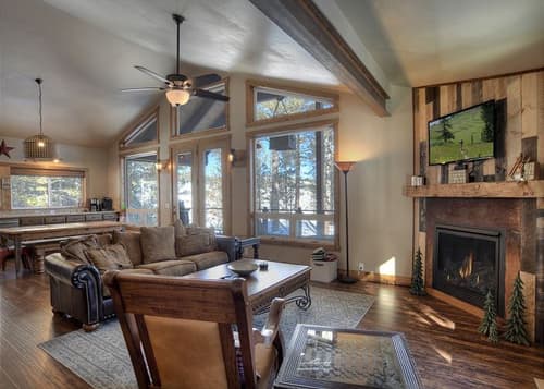 New Listing! Modern Rustic Mountain Interior- Near Hot Springs and Wolf Creek